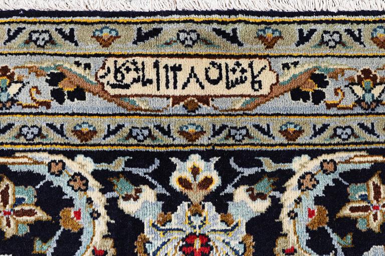 A carpet, Kashan, ca 413 x 312 cm.