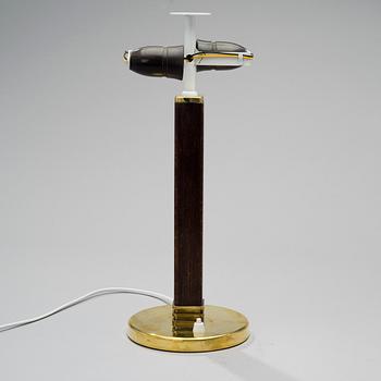 PAAVO TYNELL, PÖYTÄVALAISIN. Malli 5066, valmistaja Taito Oy, 1940-luku.