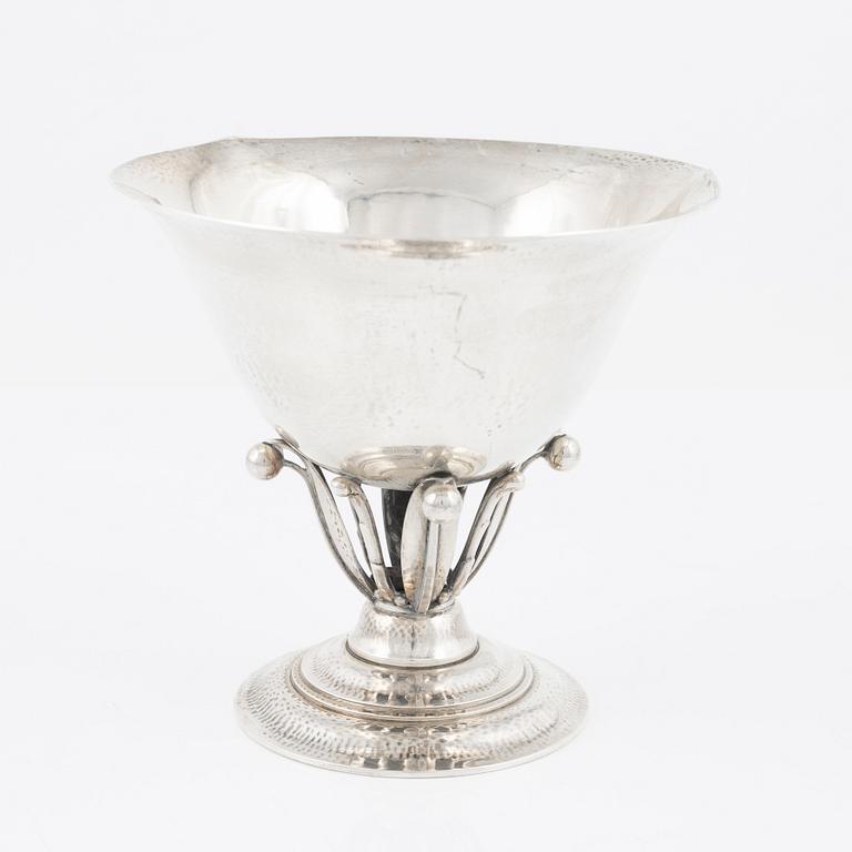 Johan Rohde, skål, sterling silver, modell 17B, Firma Georg Jensen, Köpenhamn 1925-32.