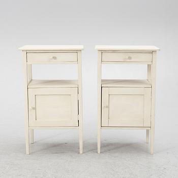 Sängbord, ett par.