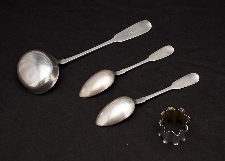 PARTI SILVER, 4 delar, Ryssland, 1800-tal. Total vikt ca 465.