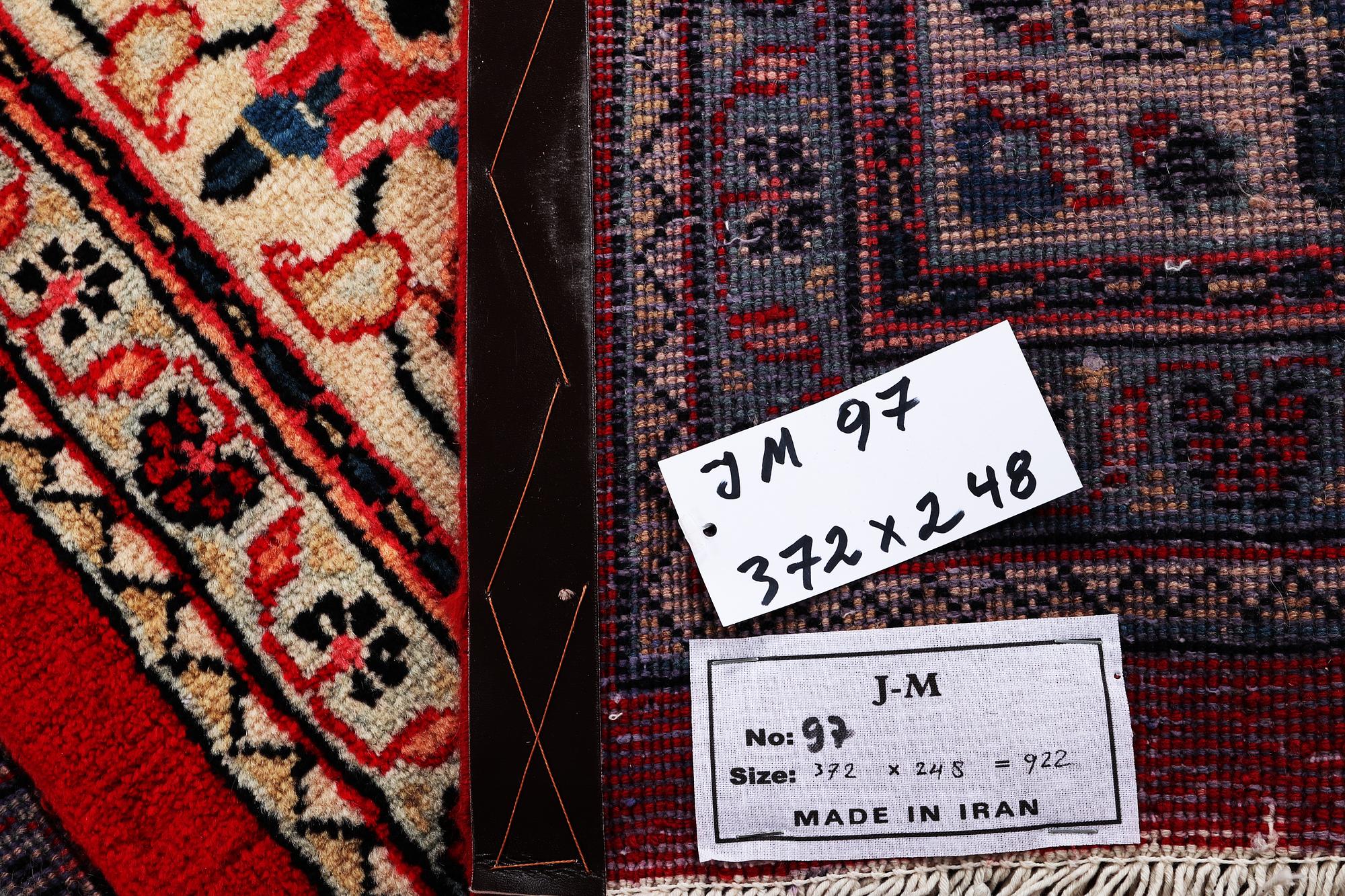 A carpet, Mahal, ca 372 x 248 cm.