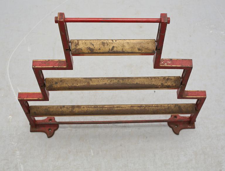 PAPPERSHÅLLARE, 1900-talets första hälft.