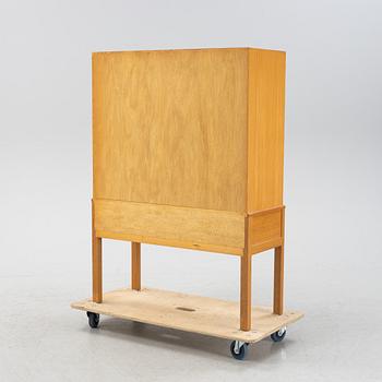 Carl Malmsten, skåp, "Oktober".