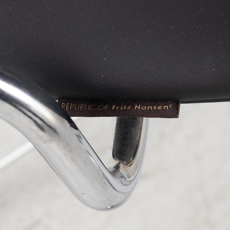 Arne Jacobsen, skrivbordsstol, "Sjuan", Fritz Hansen, Danmark, 2018.