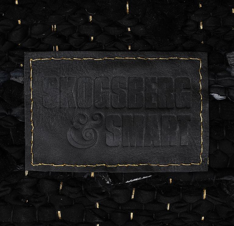Skogberg & Smart, Rumsdelare /väggtextil, "Riff Raff Rug Divider", ca 253 x 181-182 cm.