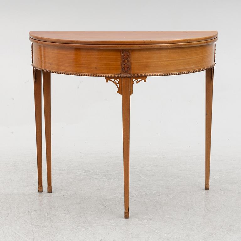 A late Gustavian card table, from around the year 1800.