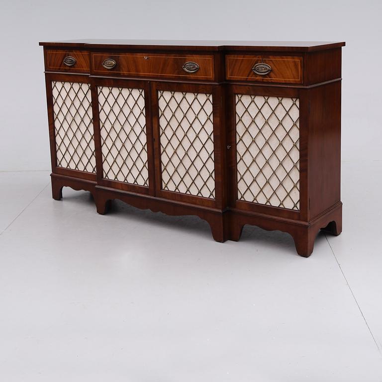 SIDEBOARD, England, 1900-talets andra hälft.