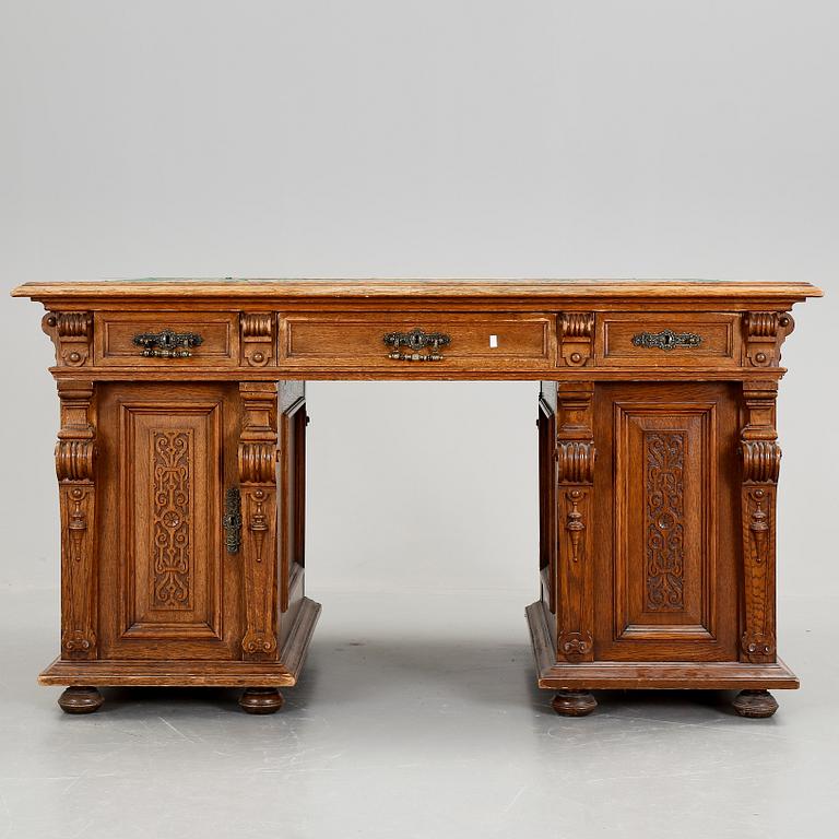 SKRIVBORD, nyrenässans, 1800-talets slut.