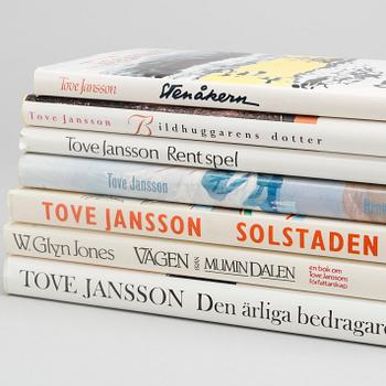 7+1  ST BÖCKER SIGNERADE TOVE JANSSON SAMT EN AV TUULIKKI PIETILÄ.