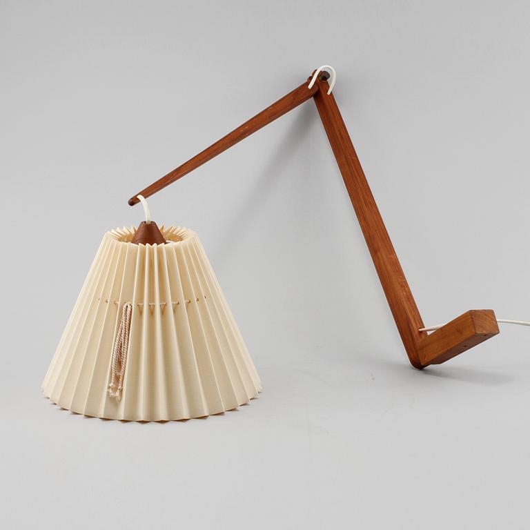 VÄGGLAMPA, 1900-talets mitt.