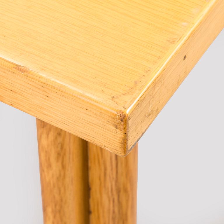 Alvar Aalto, ruokapöytä / neuvottelupöytä, malli E86, Artek, 1960/70-tal.