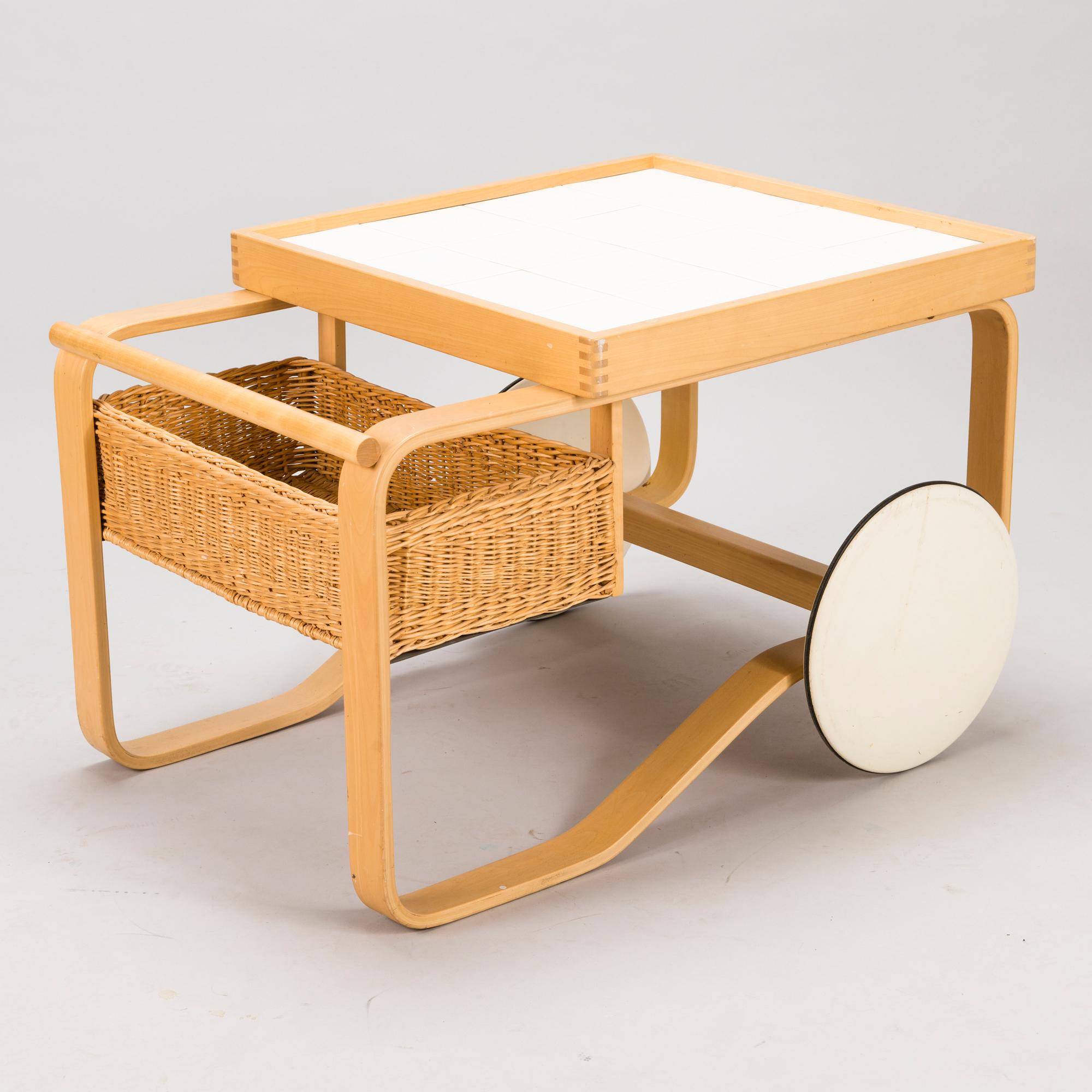 ALVAR AALTO, A 1960s-70s tea trolley model '900 for Artek.