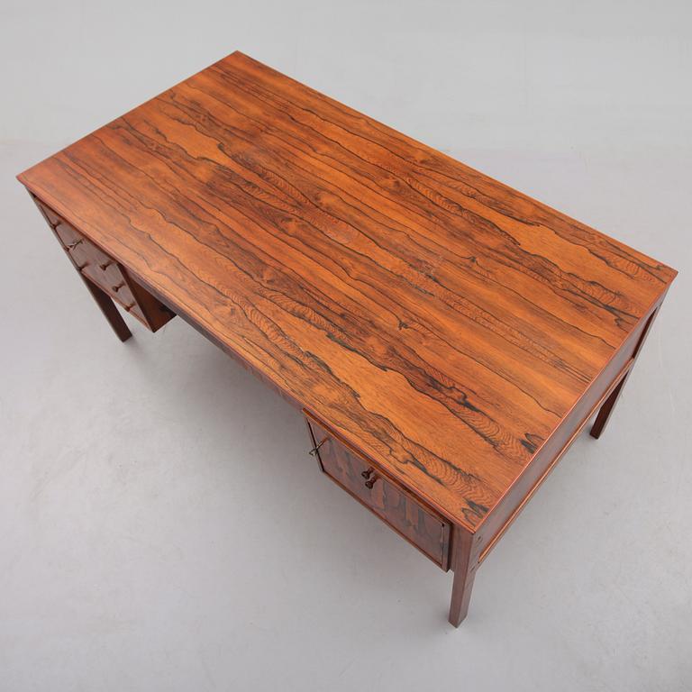 SKRIVBORD, 1900-talets andra hälft.