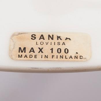 KATTOVALAISIN, "Lokki", Yki Nummi, valmistaja Sanka. Suunniteltu 1959. Kokonaiskorkeus 60 cm.