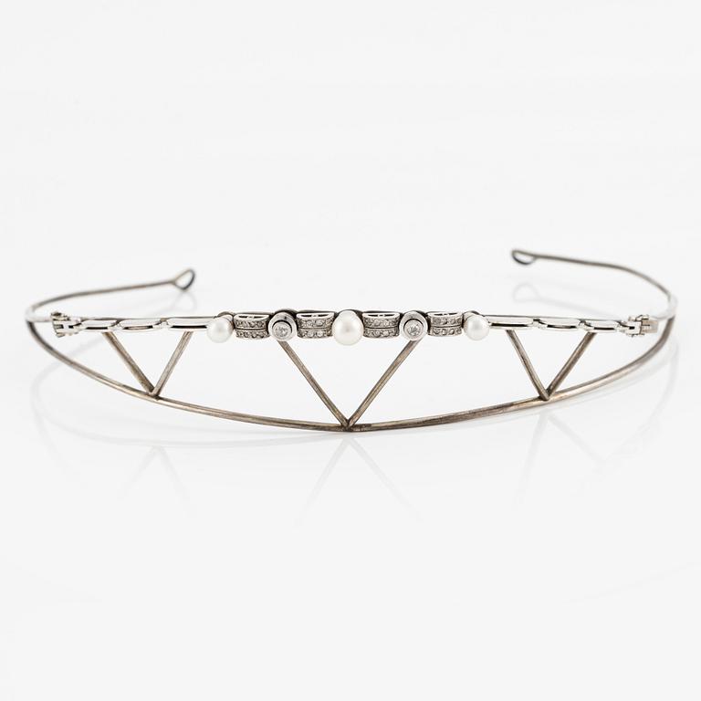 Armband/tiara, med pärlor, gammalslipade och rosenslipade diamanter.