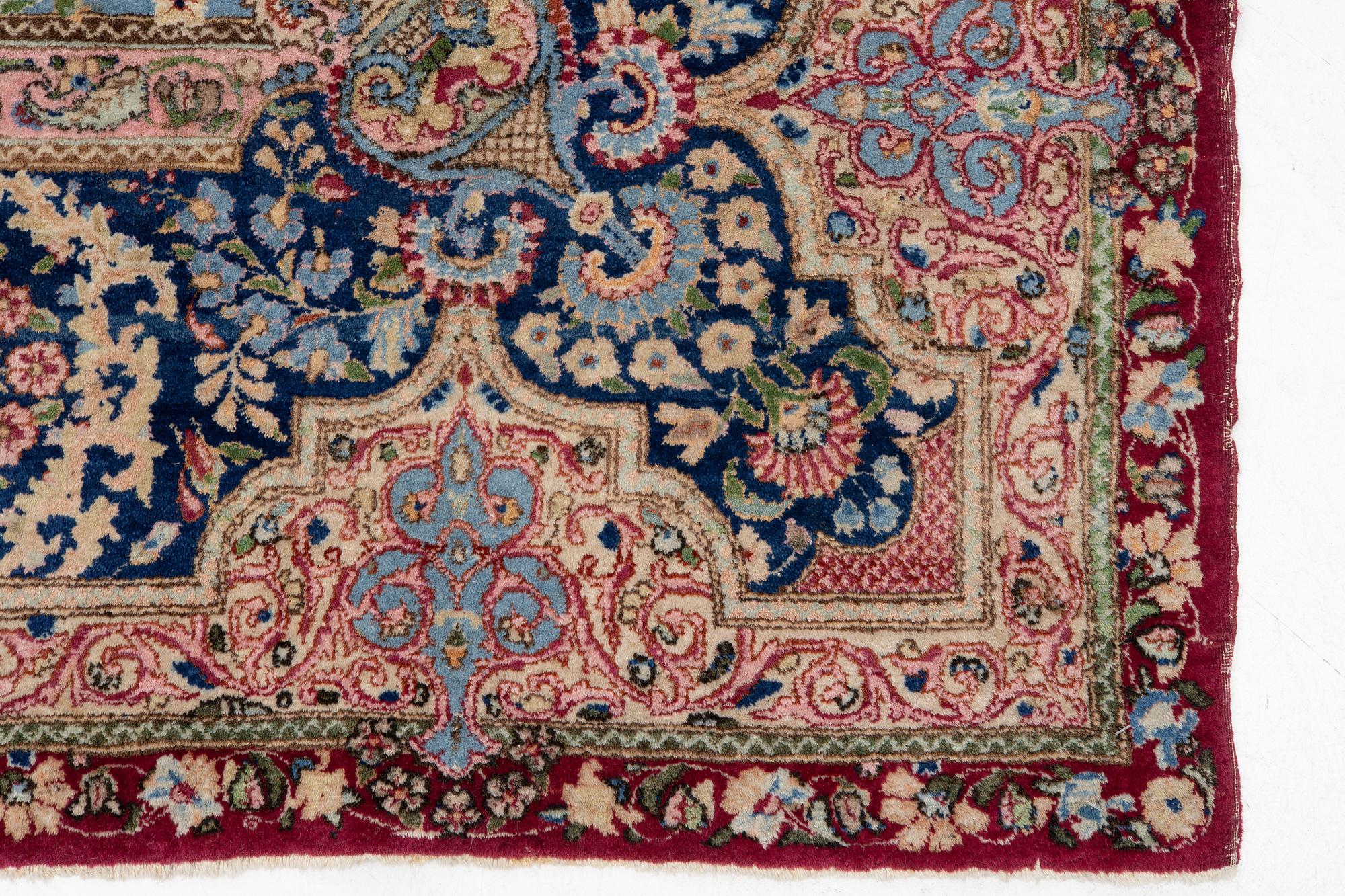 Carpet, Kirman, 365 x 270 cm.