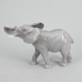 FIGURINER, 3 st, porslin, Royal Copenhagen, Rosenthal samt Dahl Jensen. Danmark och Tyskland.