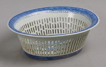 GALLERSKÅL, porslin, Kina, 1800-tal.