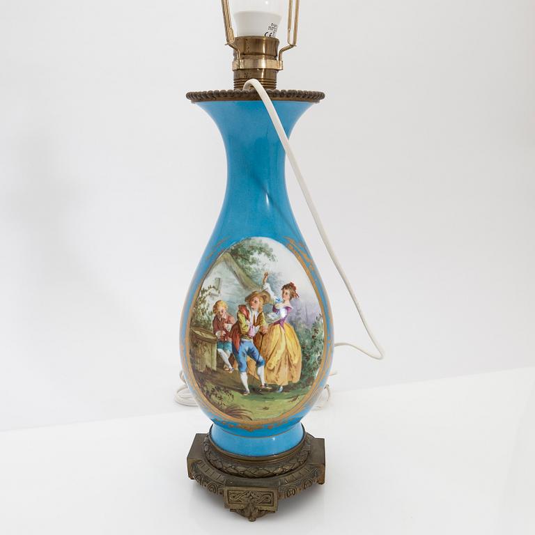 Table lamp, porcelain, first half of the 20th century.