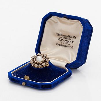 Brosch, 14K guld med gammal- och rosenslipade diamanter samt odlad pärla, Ryssland.