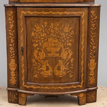 HÖRNSKÅP, ett par, Holland, 1800-tal.