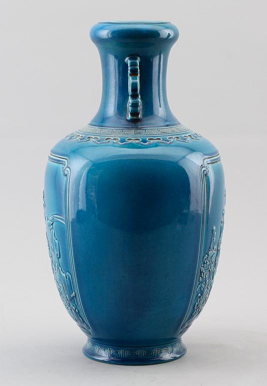 VAS, porslin, Kina, möjligen 1900-tal.