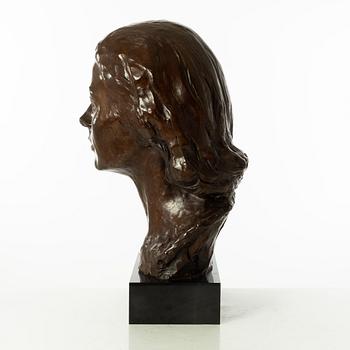 Gudmar Olovson, sculpture. Signed. Numbered. Foundry mark. Bronze, total height 58 cm, length 29 cm.