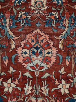 MATTO, an antique Esfahan, ca 480,5 x 350 cm.