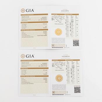 Örhängen, med  briljantslipade diamanter 0.61 ct, "triple x" med GIA dossier.