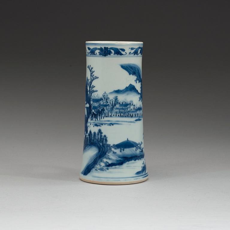 A blue and white tankard, Qing dynasty Kangxi (1662-1722).