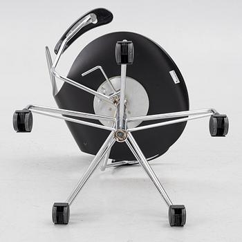 Arne Jacobsen, a model 3217 "Seven" desk chair, Fritz Hansen, Denmark, 1999.