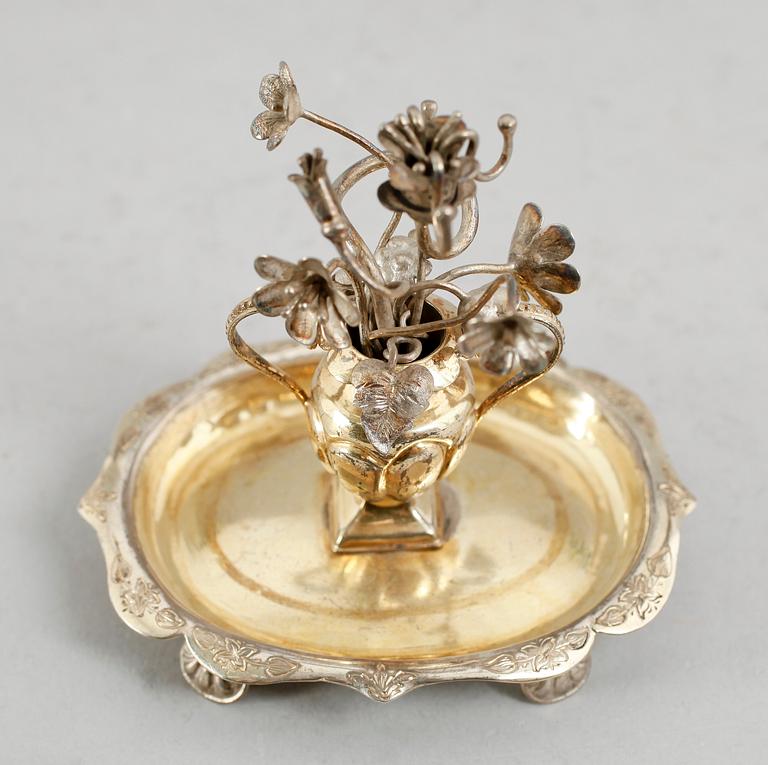 RINGHÅLLARE, silver, Frans Holm, Vadstena 1856. Vikt ca 53 gram.