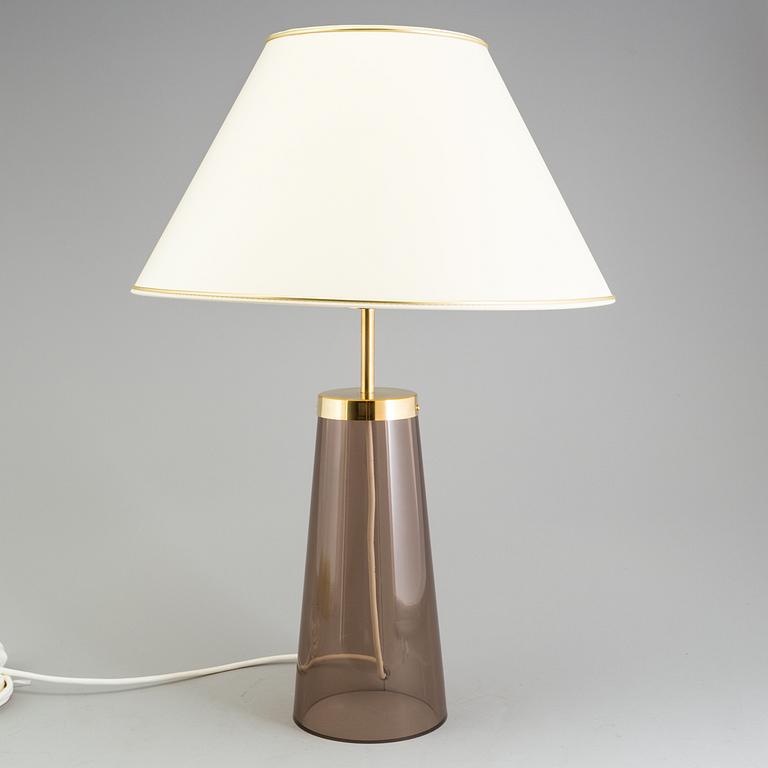 HANS BERGSTRÖM, probably. A 'Topas 1' plastic table light from Svenska Philips, mid 20th Century.