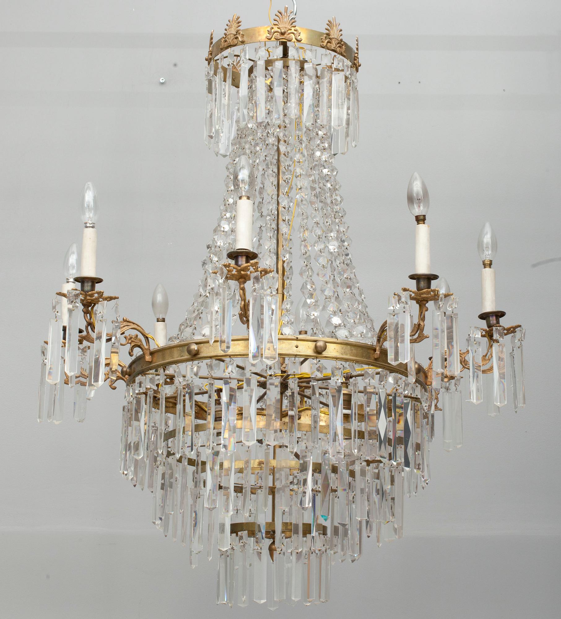 TAKKRONA, empirstil, 1800-talets slut. Höjd 103 cm.