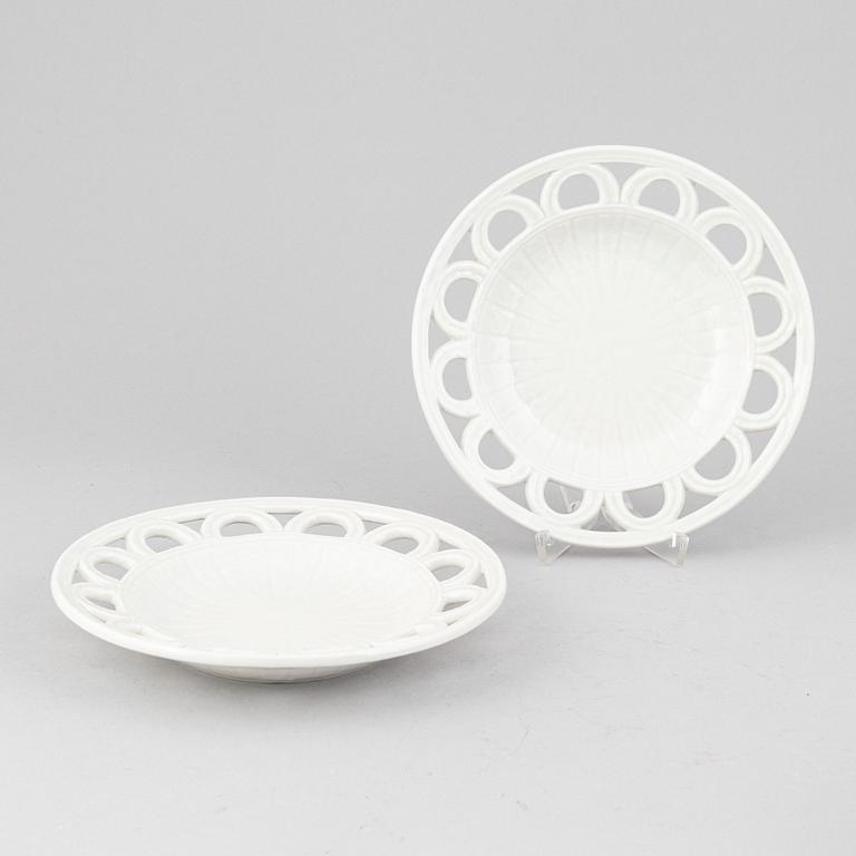 Gunnar Nylund, a set of 14 stoneware pot and plates and a vase/candle holder, Rörstrand.