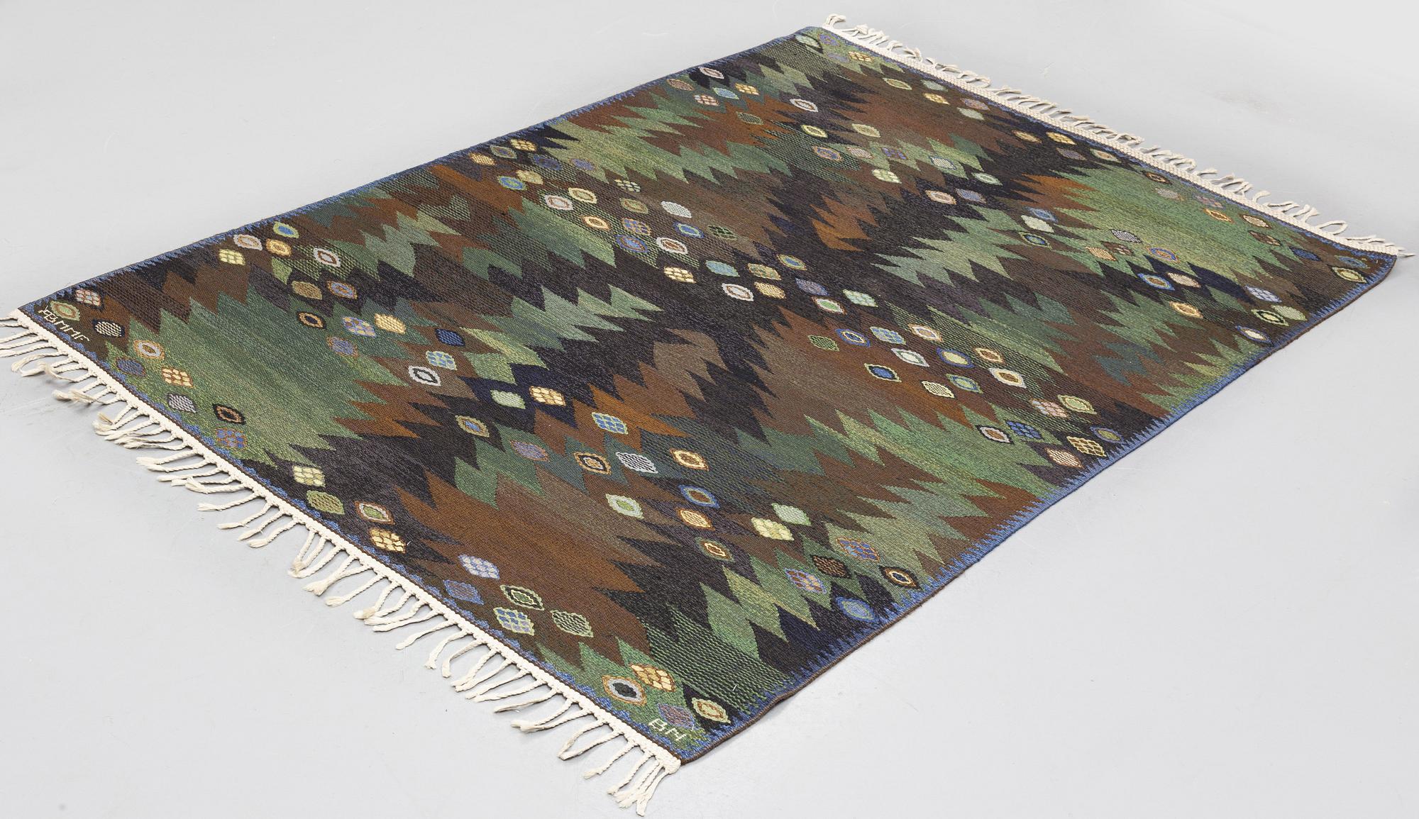 Barbro Nilsson, matto, "Tånga brun och grön", flat weave, ca 223 x 153-155 cm, signed AB MMF BN.