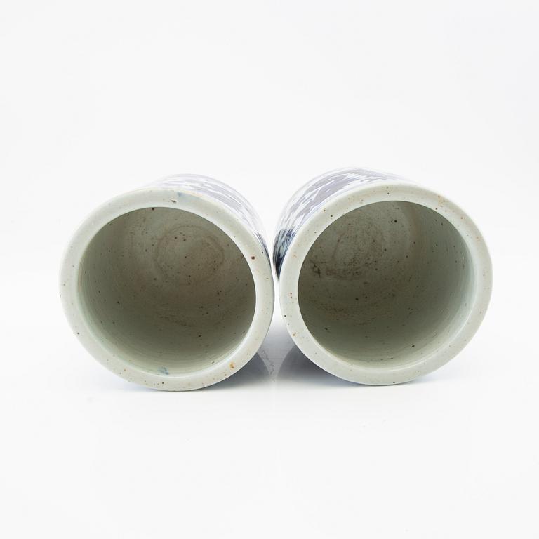 A pair of blue and white jardineres, 20th century.