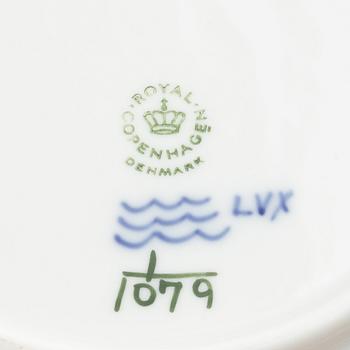 Royal copenhagen, xx pieces of a 'Musselmalet' porcelain service with half lace and full lace pieces, Denmark.