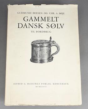 BÖCKER, 3 stycken, konsthantverk.