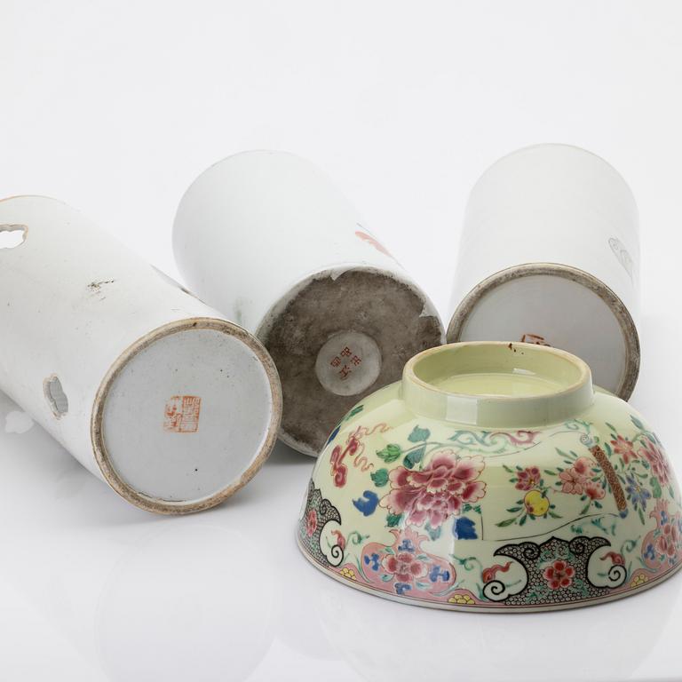 Lot of porcelain, 4 pieces, wig stands/brush pots and a bowl, China, 20th century.