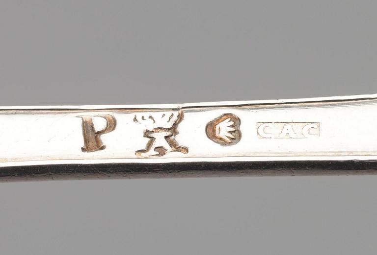 SOCKERSTRÖARE, silver, Carl Anton Carlborg, Åbo 1824. Vikt 43,7 g.