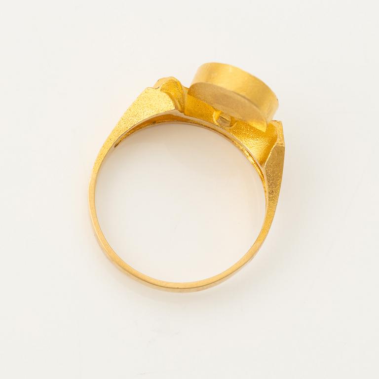 Björn Weckström, ring, 18K gold with opal, Finland 1977. By Lapponia.