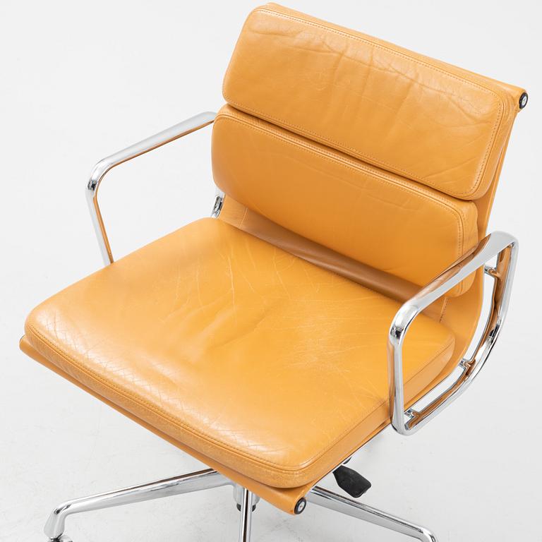 Charles & Ray Eames, a 'Soft Pad Chair EA 217' chrome swivel chair, Vitra.