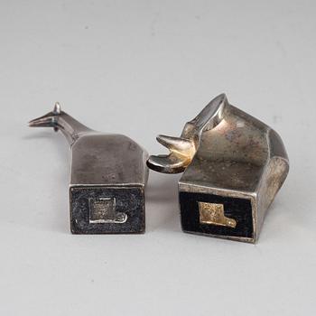 GUNNAR CYRÉN, a group of two silver plated figurines, Dansk Designs Japan.