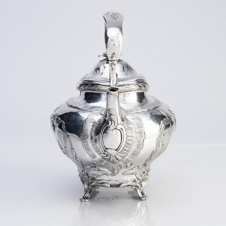 A Swedish Rococo double-spouted Rococo silver teapot, mark of Bengt Hafrin, Gothenburg 1770.