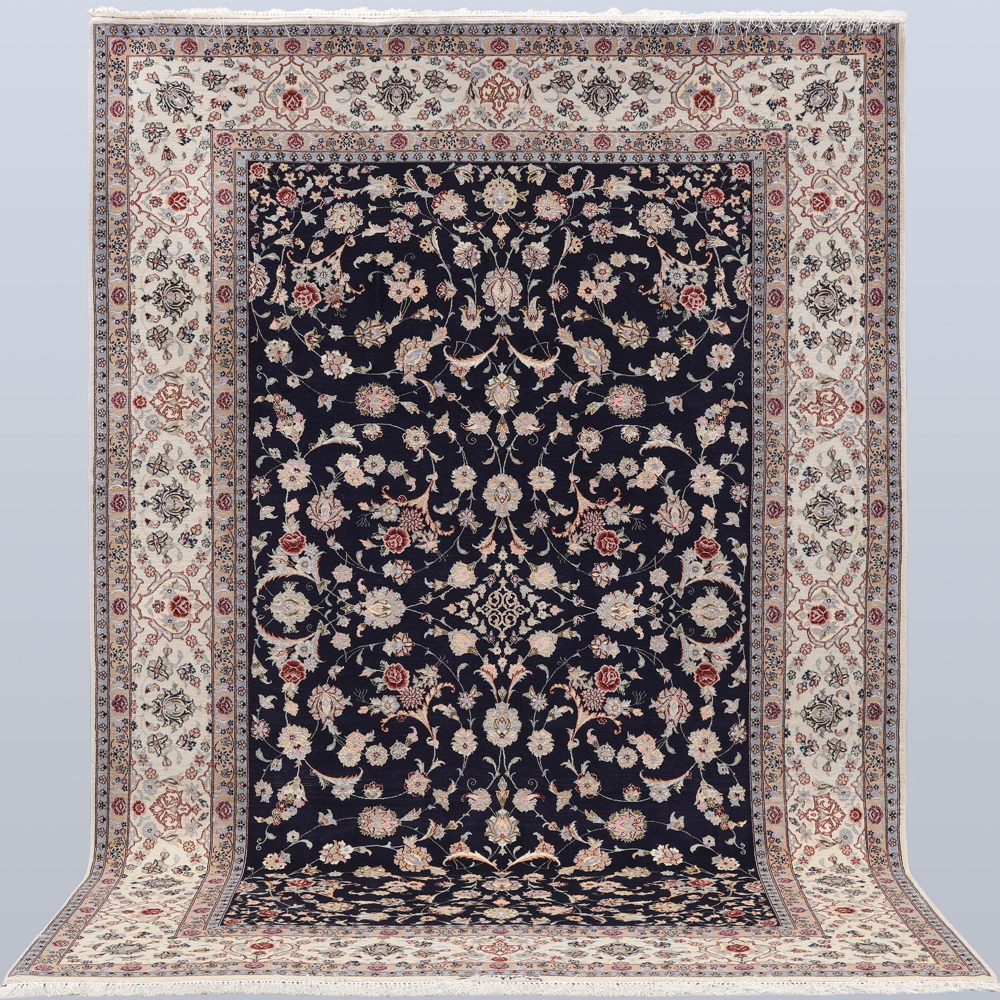 Carpet, Isfahan with silk elements, 300 x 203 cm.
