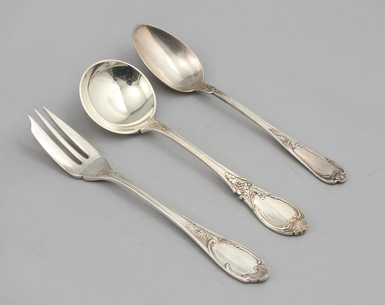 TESKEDAR, 11 st, BULJONGSKEDAR, 6 st, samt TÅRTGAFFLAR, 6 st, silver, 1900-talets början, vikt 600 g.