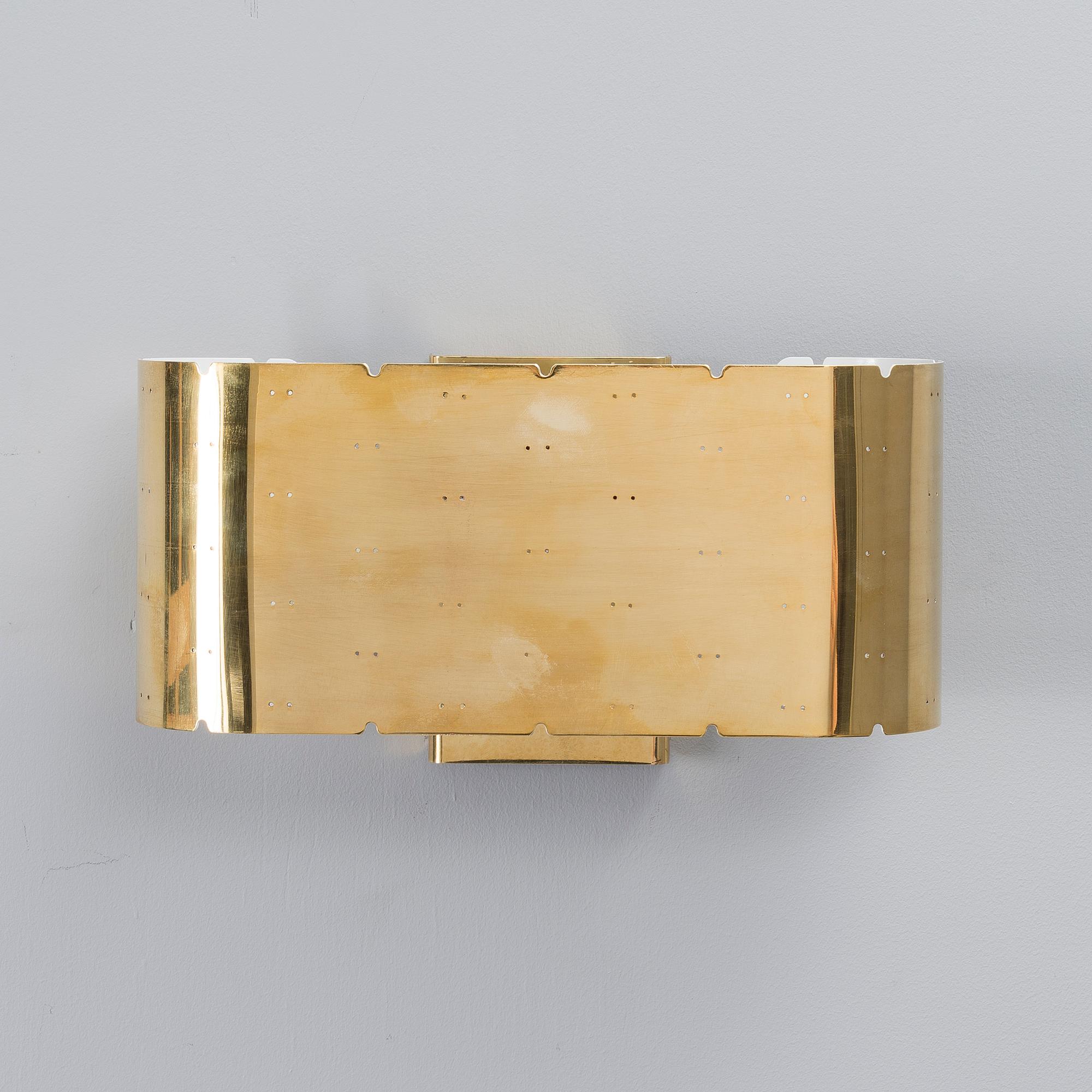 PAAVO TYNELL, VÄGGLAMPA, 9460. Stämplad Idman.