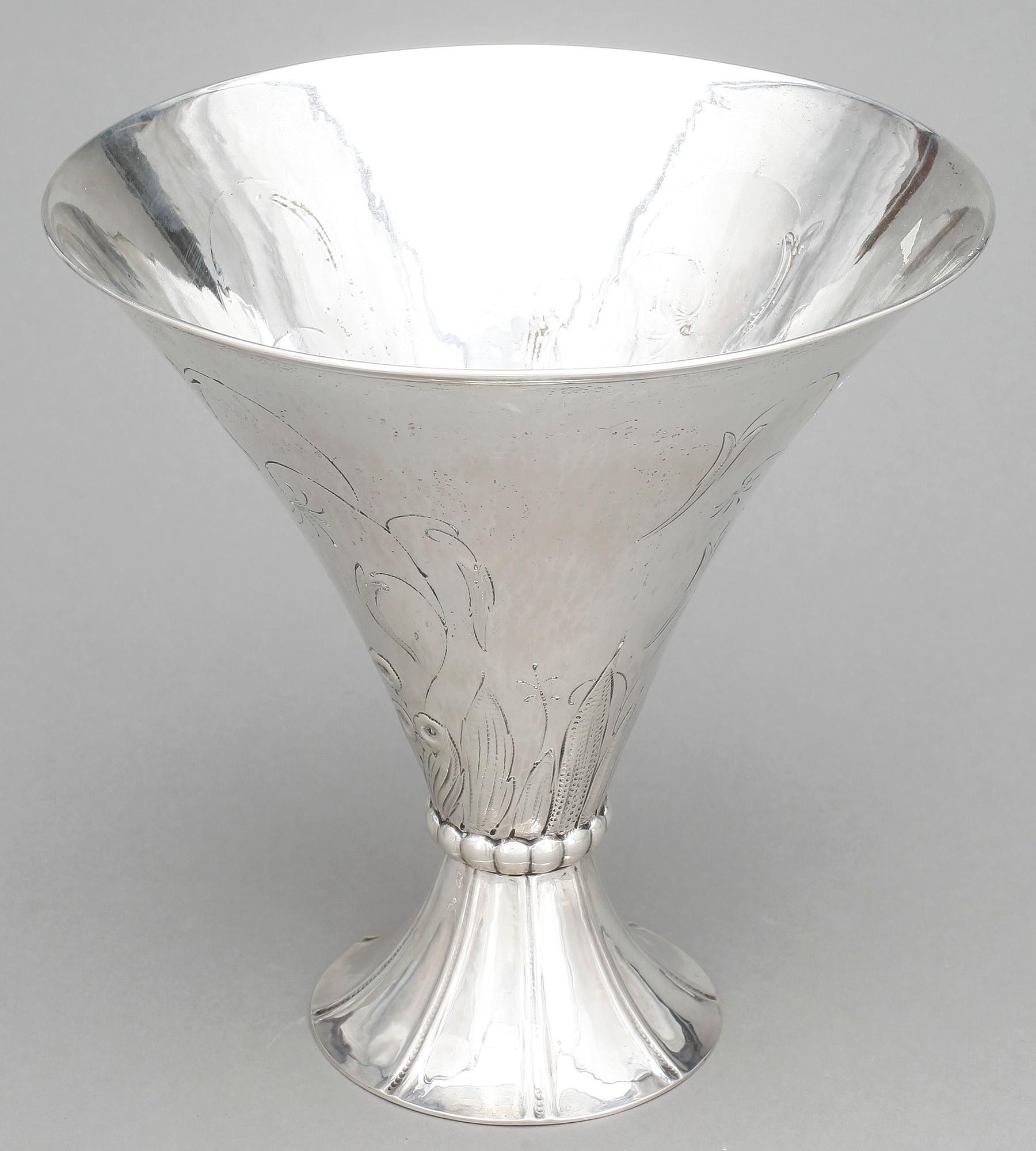 VAS, silver, K Anderson, Stockholm, 1930. Vikt ca 418g.